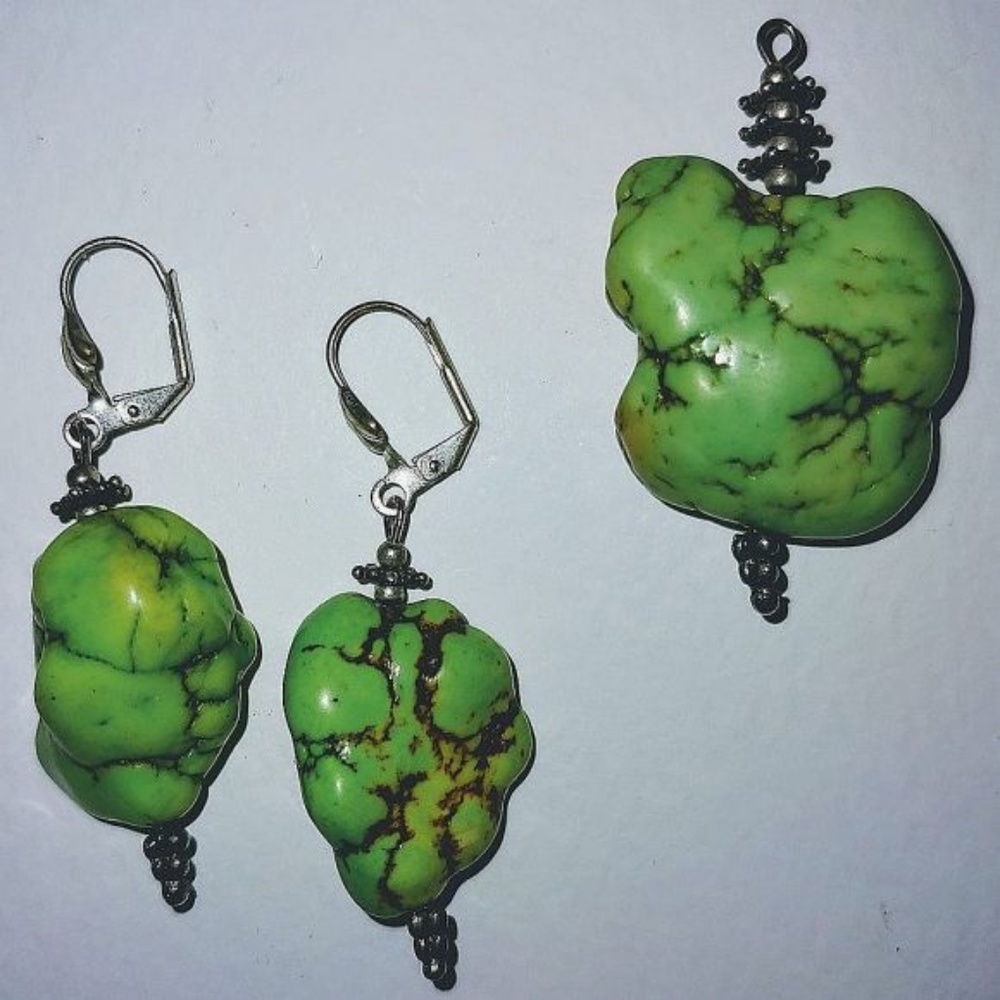 AFRICAN TURQUOISE MEDALLION & EARRINGS SET w SS - Picture 1 of 4
